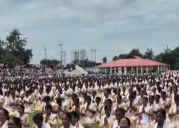 7,000 women in Assam perform ‘Thiyanam’ in bid for record-breaking recital