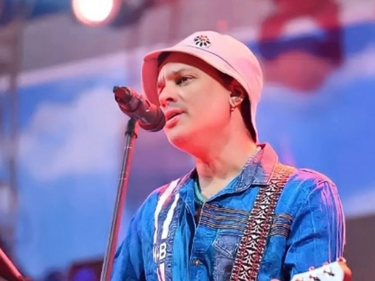 Gautam Adani and Son Jeet Pay Tribute to Late Singer Zubeen Garg in Guwahati