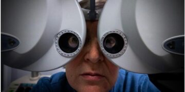 How AI-based eye scans can detect high blood sugar, heart disease