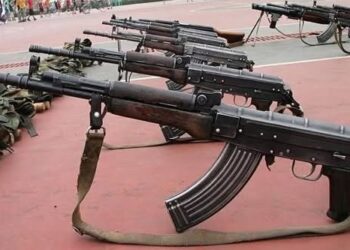 Dummy BD-08 assault rifle found in Pakistan General Sahir Shamshad Mirza’s luggage at Dhaka airport