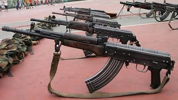 Dummy BD-08 assault rifle found in Pakistan General Sahir Shamshad Mirza’s luggage at Dhaka airport