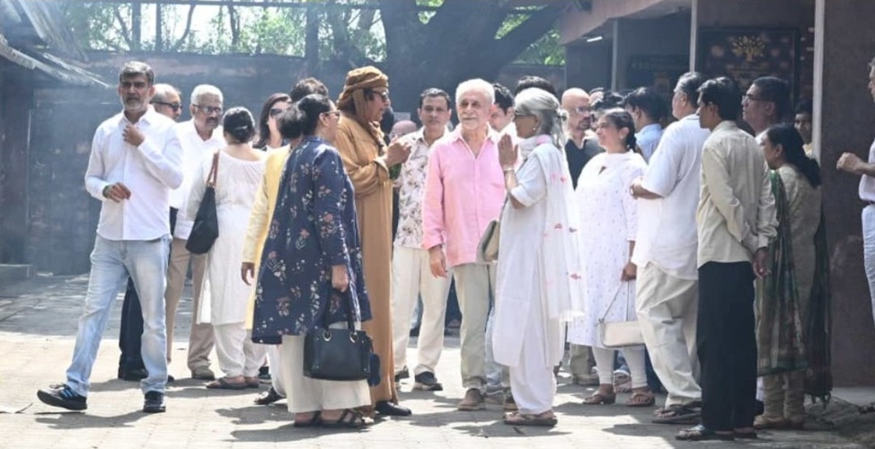 Bollywood celebrities attended actor Satish Shah's funeral (X)