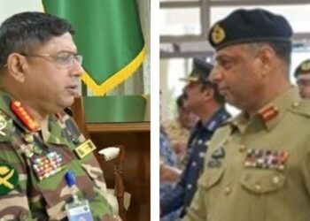 Bangladesh Army Gen Waker-uz-Zaman and Pakistan Lieutenant General Tabassum Haidar