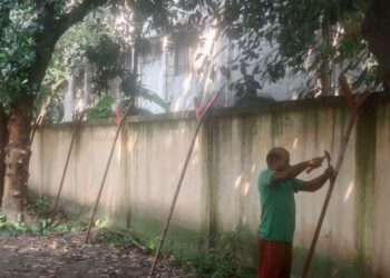 Concertina-wired fencing for Dhaka Cantonment officers’ mess where 24 ICT-charged Army officers will be lodged