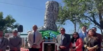 Meghalaya Tourism Minister unveils first aquatic waste sculpture at Umiam Lake
