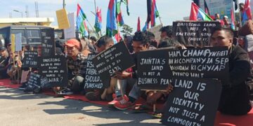 Hundreds of villagers, JNC protest alleged transfer of community land in East Jaiñtia Hills