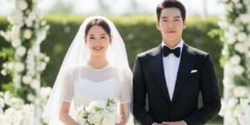 Korean stars Kim Woo-bin, Shin Min-ah tie knot after decade-long relationship