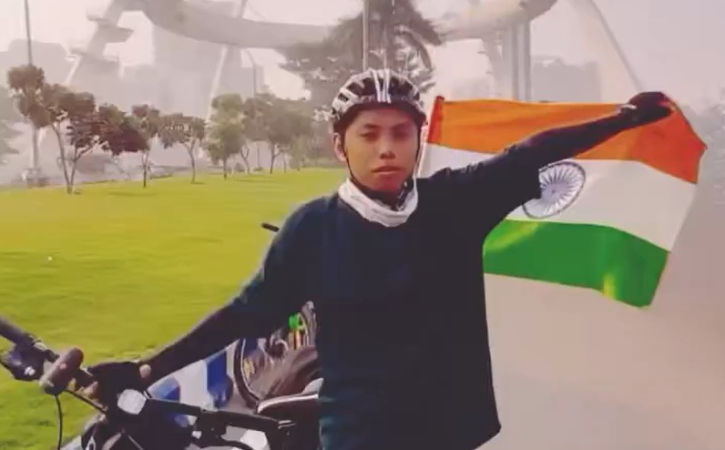 Cyclist crosses Kangpokpi under security cover amid warning from Kuki outfit