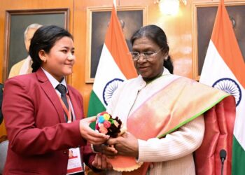 President Droupadi Murmu pays floral tribute on 86th Nupi Lal Day in Imphal