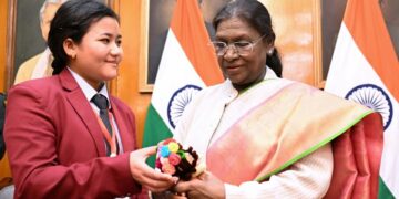 President Droupadi Murmu pays floral tribute on 86th Nupi Lal Day in Imphal