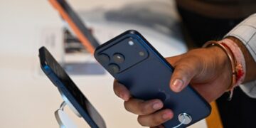 Centre denies report on forcing smartphone makers to share source code