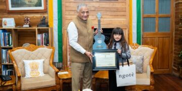 Mizoram Governor Vijay Kumar Singh felicitates Bal Puraskar awardee Esther Hnamte