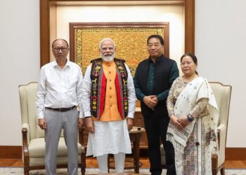 Manipur CM calls on PM Modi in New Delhi; Extends invitation to visit state