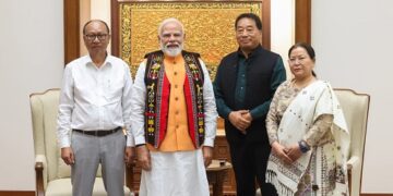 Manipur CM calls on PM Modi in New Delhi; Extends invitation to visit state