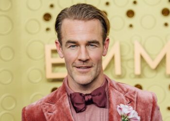 ‘Dawson’s Creek’ star James Van Der Beek dies at 48